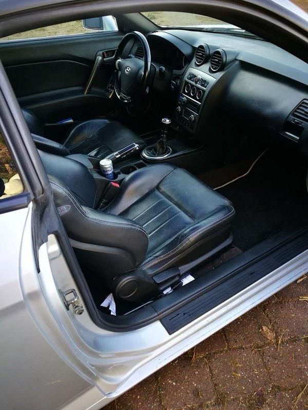 Gebraucht Hyundai S-Coupe Sport 165 PS (121 kW) 2010 Silber Coupé