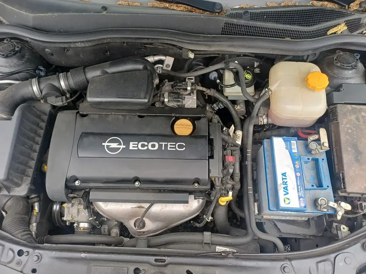Gebraucht Opel Astra 105 PS (77 kW) 2005 Schwarz Kleinwagen
