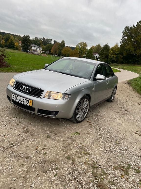 Silber Gebraucht 2002 Audi A4 Limousine | 2.200 € (Fairer Preis) - Bild 1/4