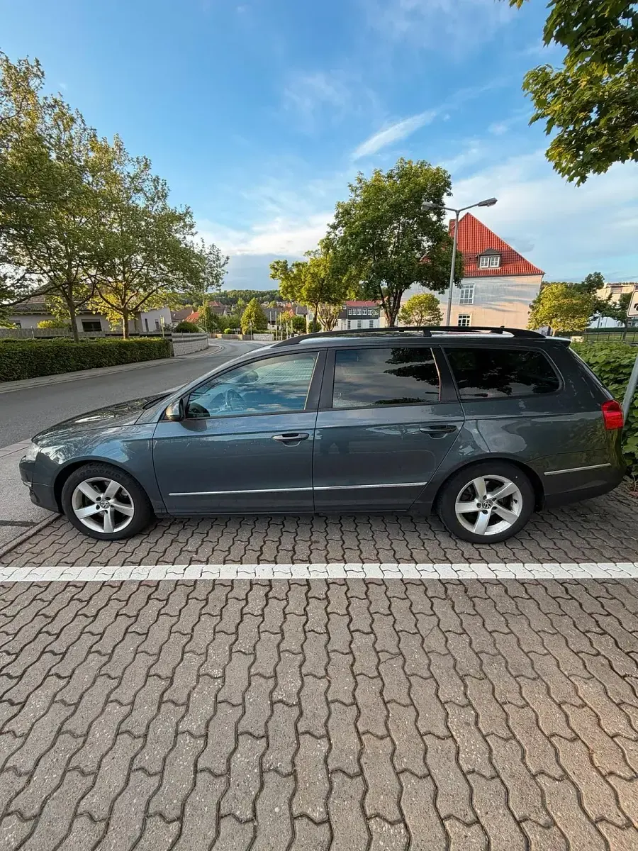 Gebraucht VW Passat 140 PS (102 kW) 2010 Grau Kombi