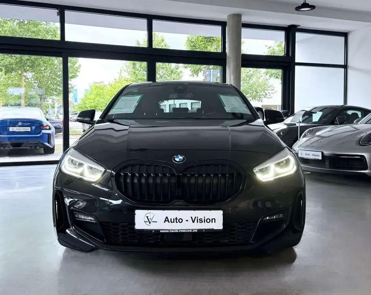 Gebraucht BMW 118 M Sport 136 PS (100 kW) 2024 Saphirschwarz Kleinwagen
