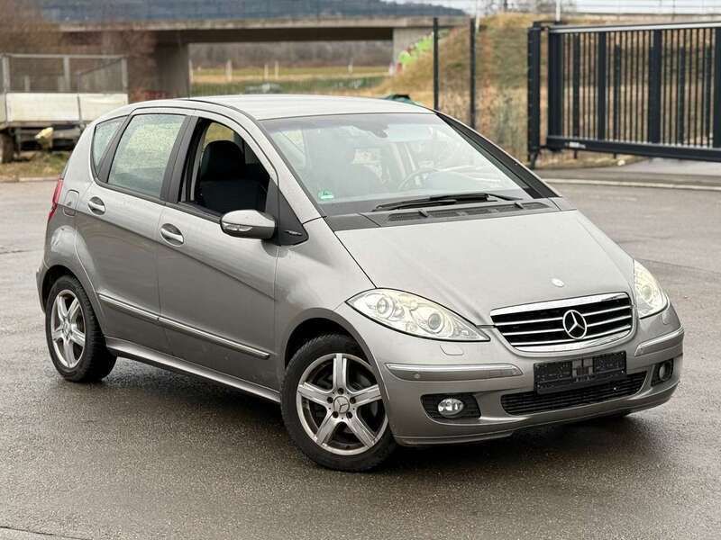 Grau Gebraucht 2004 Mercedes A200 Avantgarde Limousine | 1.999 € (Fairer Preis) - Bild 1/4