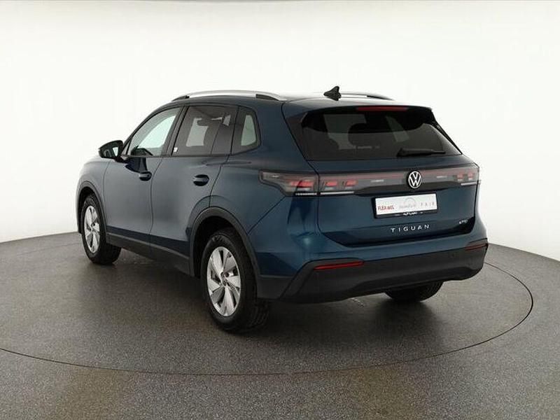 Neu VW Tiguan 150 PS (110 kW) 2025 Blau SUV