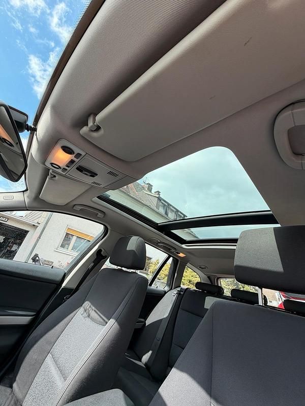 Gebraucht BMW 320 130 PS (95 kW) 2007 Schwarz Kombi