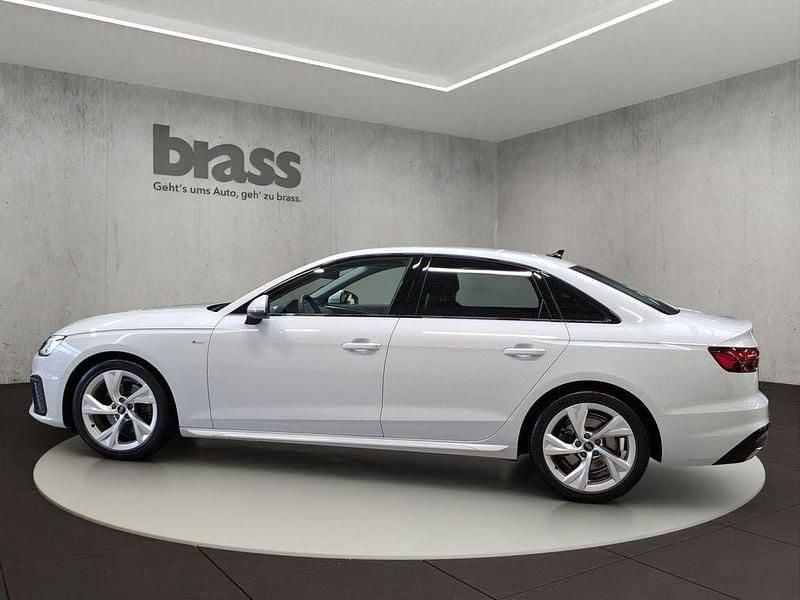 Second-hand Audi A4 S-Line 136 CP (100 kW) 2024 Alb Berlinǎ