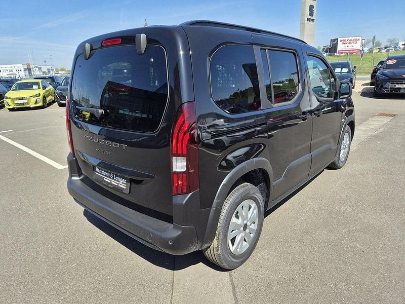 Neu Peugeot Rifter Allure 131 PS (96 kW) 2026 Schwarz Van / Kleinbus