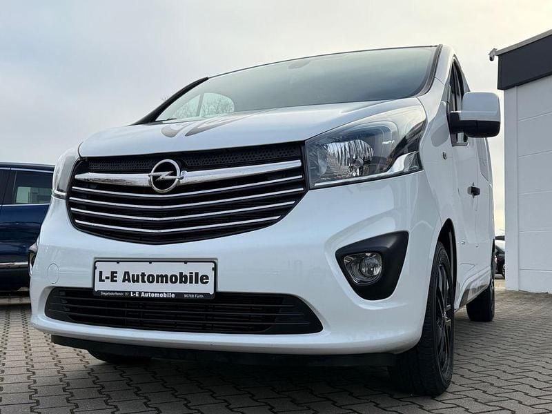 Weiß Gebraucht 2017 Opel Vivaro Van / Kleinbus | 17.970 € (Fairer Preis) - Bild 1/4