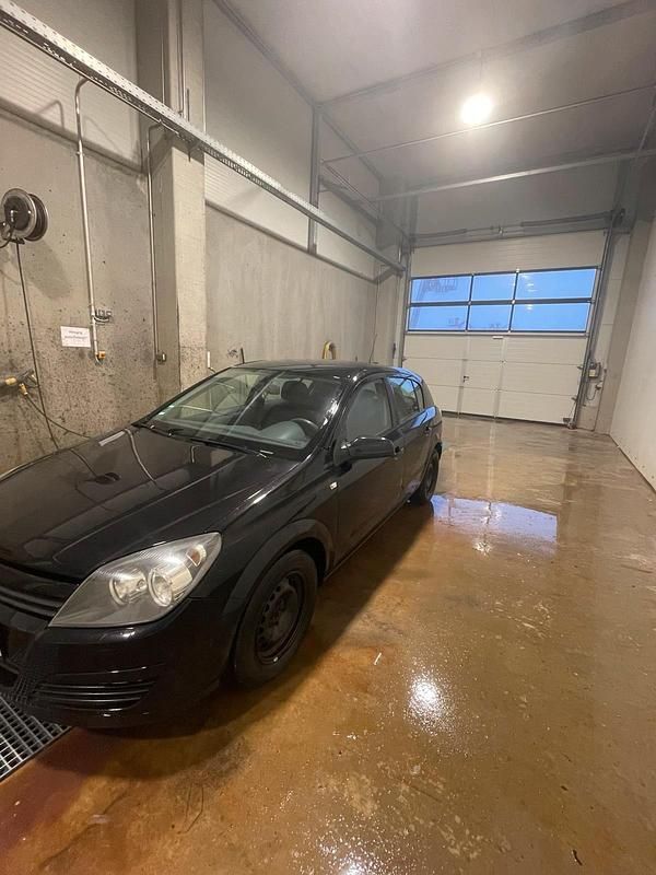 Gebraucht Opel Astra 90 PS (66 kW) 2005 Schwarz Kleinwagen