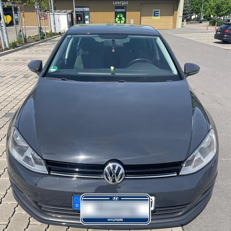 Grau Gebraucht 2013 VW Golf VII Kleinwagen | 8.699 € (Fairer Preis) - Bild 1/4