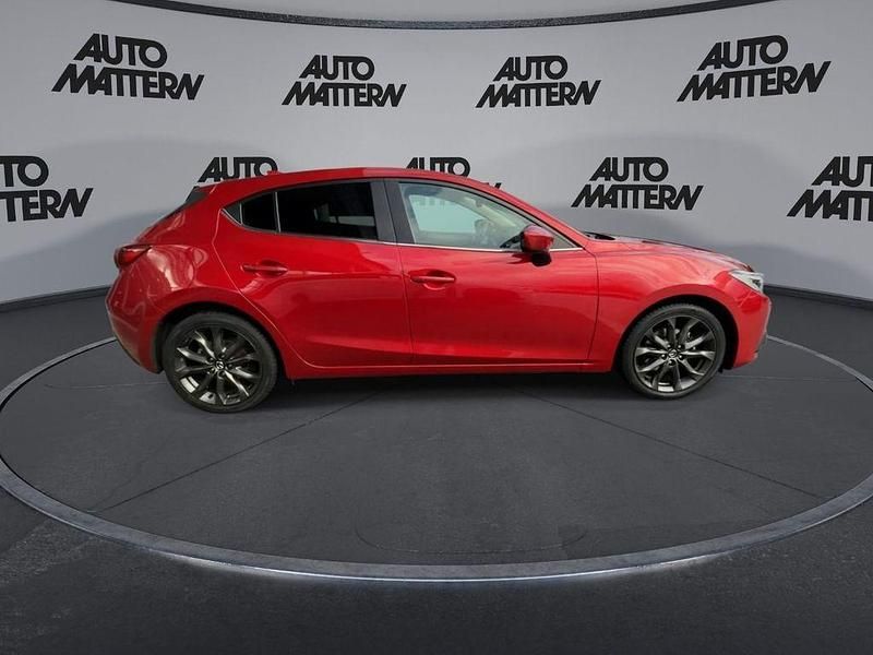 Gebraucht Mazda 3 Nakama 120 PS (88 kW) 2017 Rot Limousine