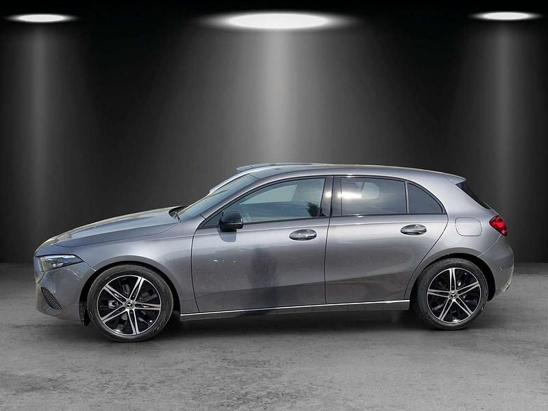 Gebraucht Mercedes A200 Progressive 150 PS (110 kW) 2024 Mountaingrau Kleinwagen