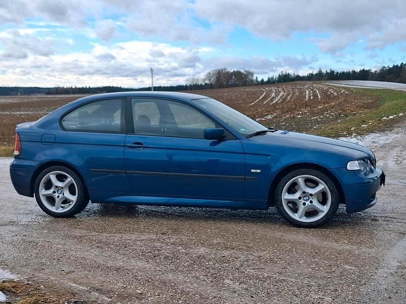 Blau Gebraucht 2002 BMW 325 M Sport Coupé | 3.850 € (Guter Preis) - Bild 1/4