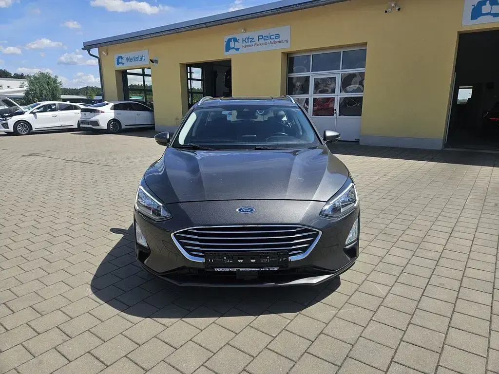Gebraucht Ford Focus 120 PS (88 kW) 2020 Grau Limousine