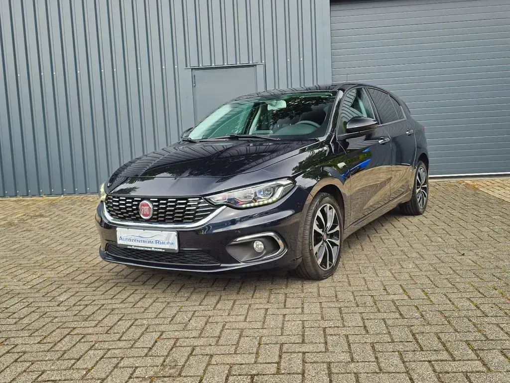 Gebraucht Fiat Tipo Lounge 120 PS (88 kW) 2017 Schwarz Limousine