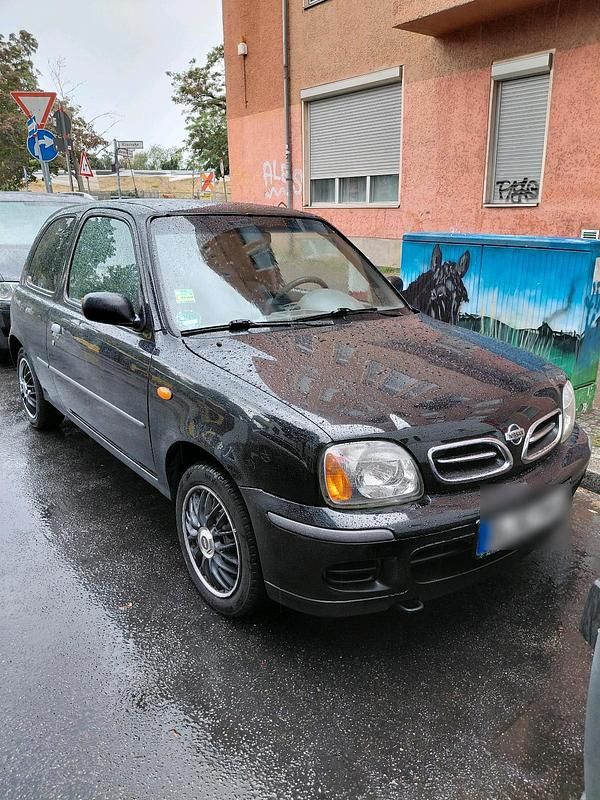 Schwarz Gebraucht 2000 Nissan Micra Kleinwagen | 550 € (Superpreis) - Bild 1/4
