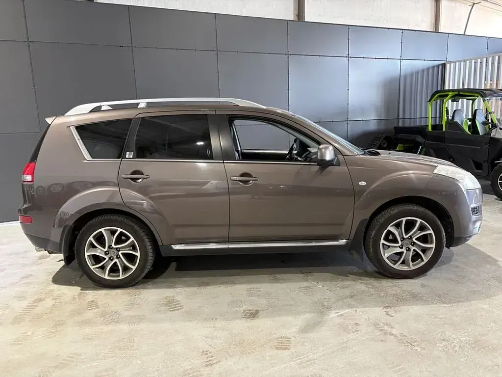 Gebraucht Citroën C-Crosser Exclusive 156 PS (114 kW) 2011 Braun SUV