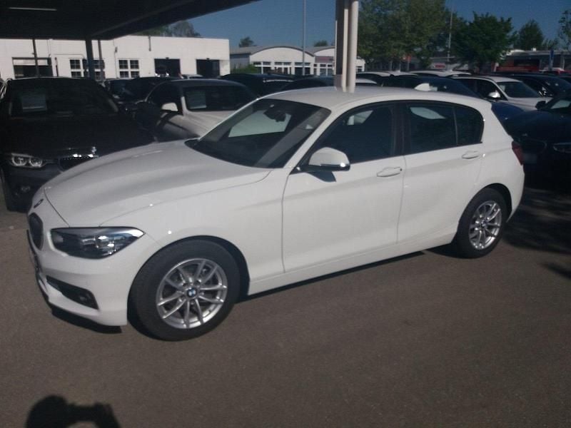 Gebraucht BMW 118 Advantage 150 PS (110 kW) 2018 Weiß Kleinwagen