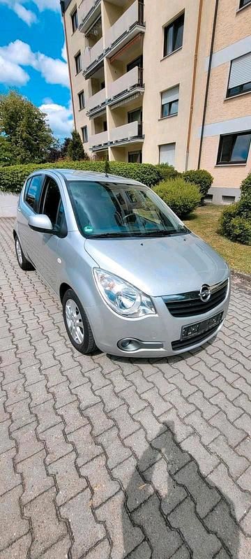 Gebraucht Opel Agila 68 PS (50 kW) 2011 Silber Kleinwagen