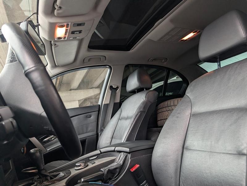 Gebraucht BMW 523 Advantage 177 PS (130 kW) 2006 Schwarz Limousine