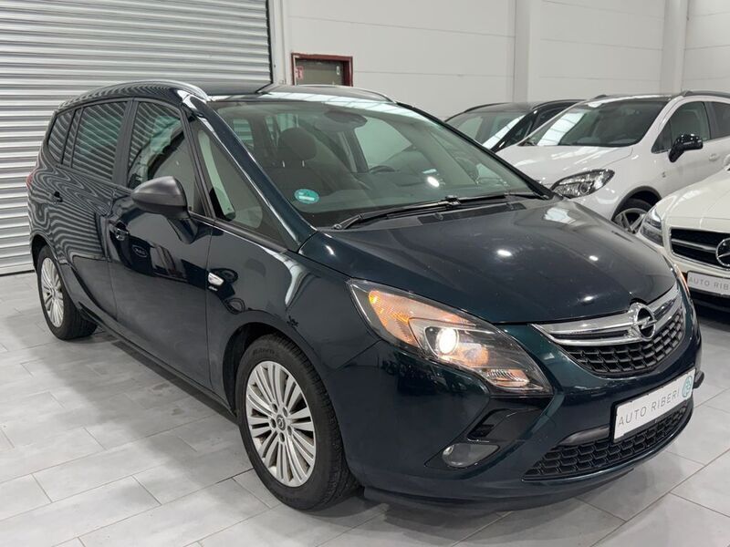 Grün Gebraucht 2016 Opel Zafira Tourer Edition Van / Kleinbus | 7.999 € (Fairer Preis) - Bild 1/4
