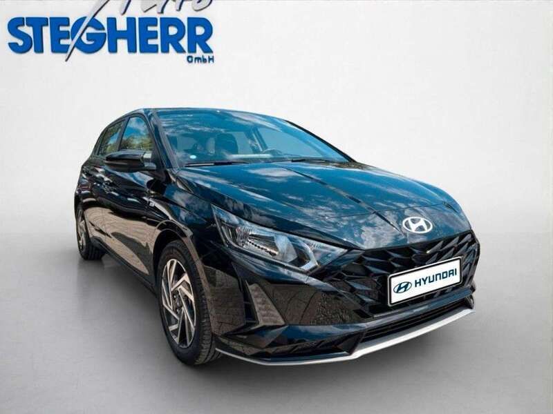 Schwarz Gebraucht 2024 Hyundai i20 Trend Kleinwagen | 20.990 € (Etwas zu teuer) - Bild 1/4