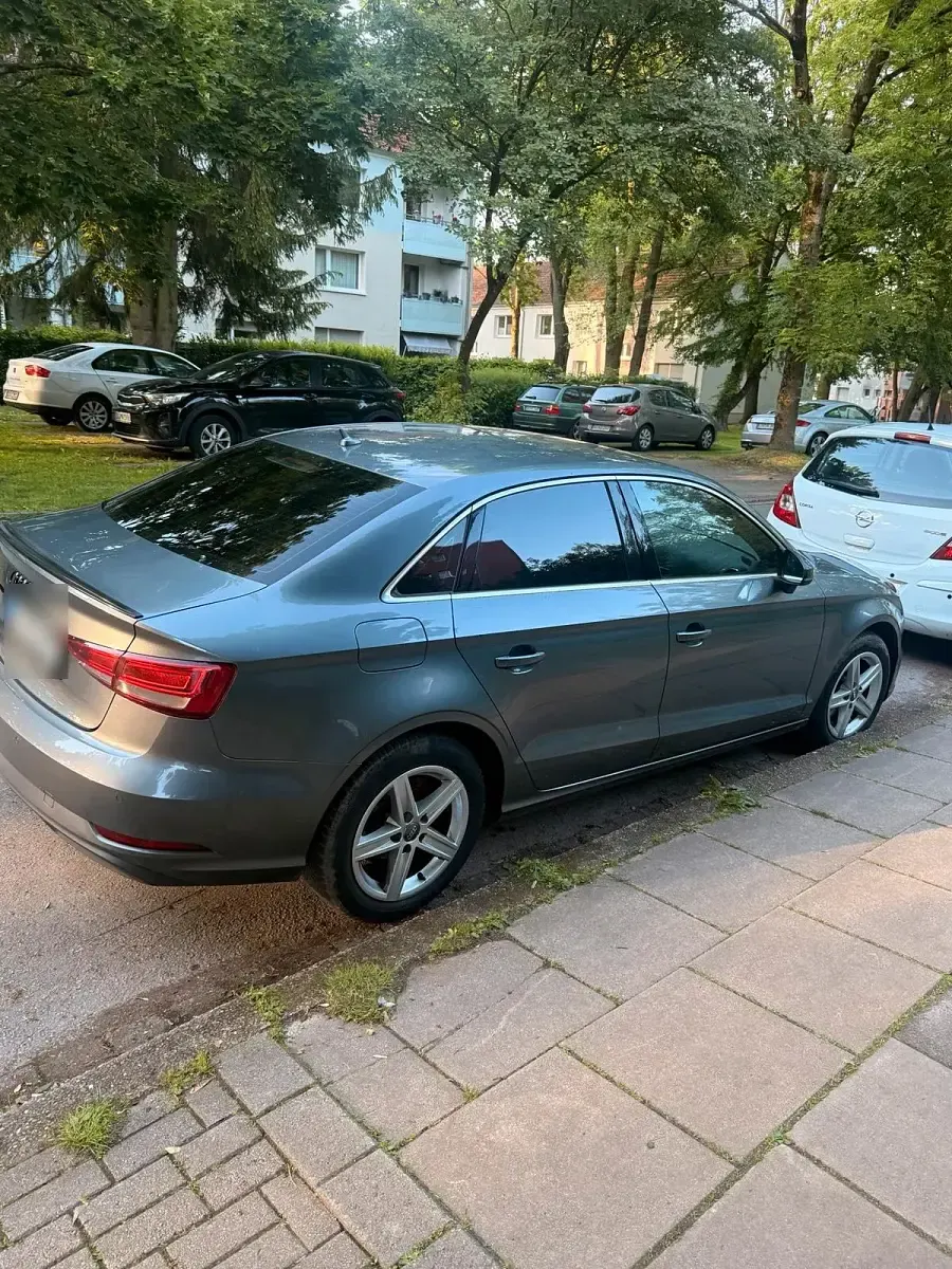 Używany Audi A3 116 KM (85 kW) 2017 Szary Sedan/Limuzyna