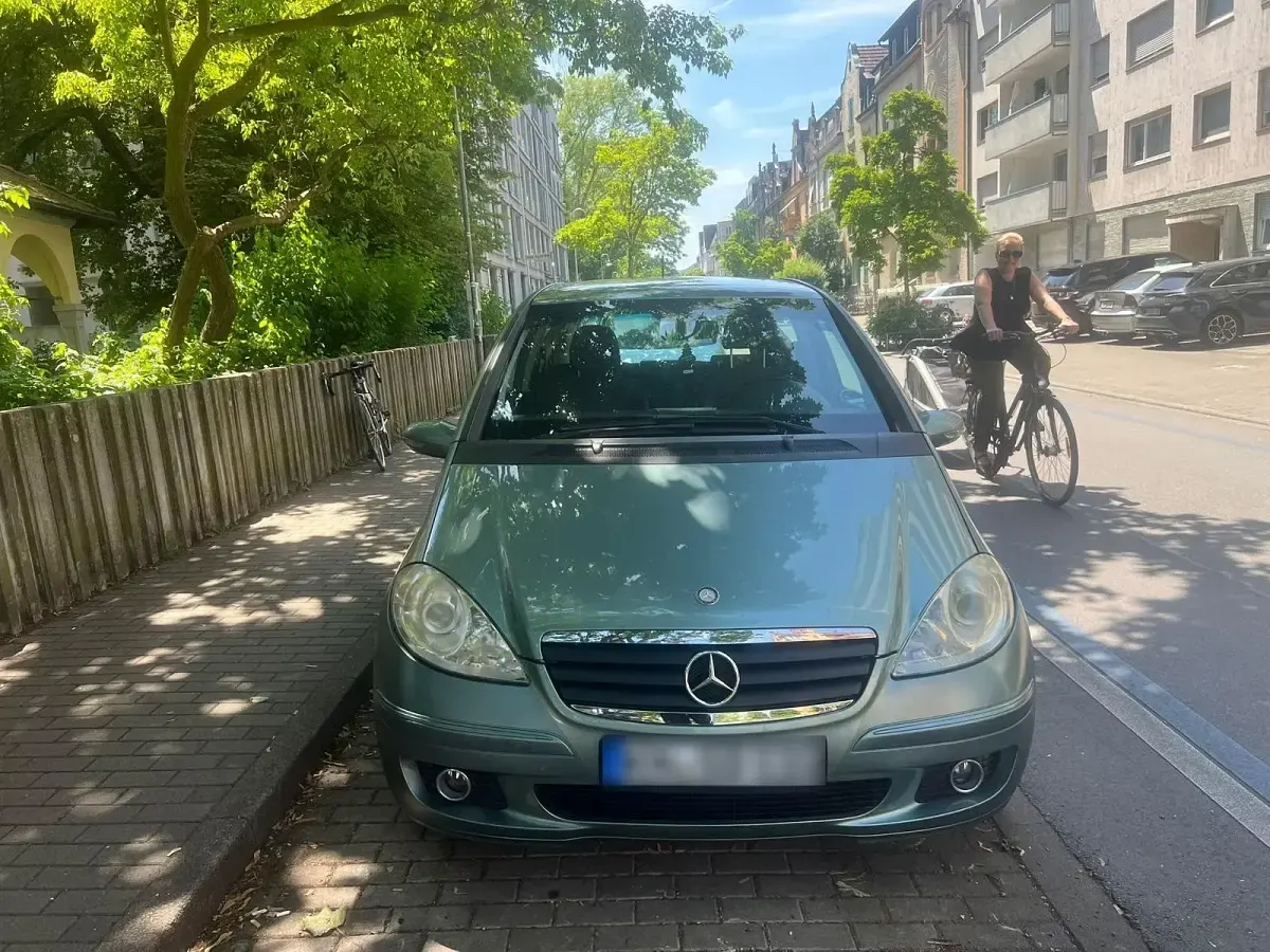 Gebraucht Mercedes C220 136 PS (100 kW) 2005 Grün Limousine