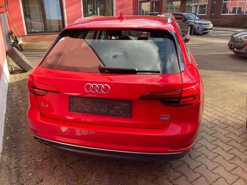Gebraucht Audi A4 Design 190 PS (139 kW) 2016 Rot Kombi