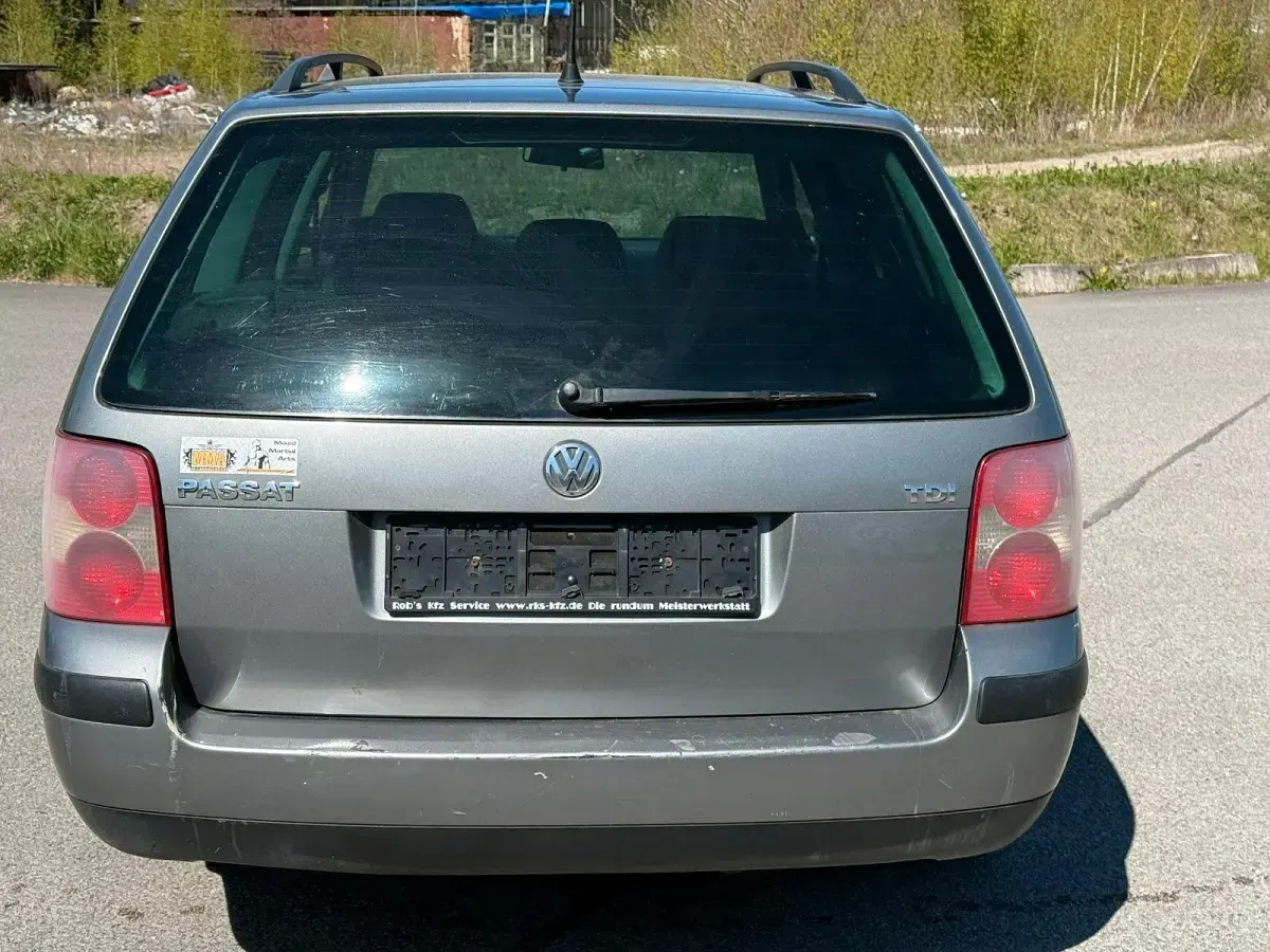 Second-hand VW Passat 101 CP (74 kW) 2004 Gri Break