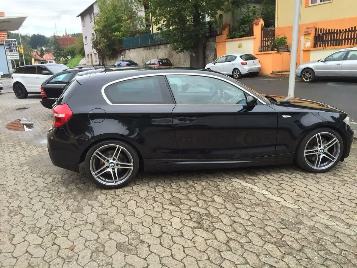 Gebraucht BMW 123 Coupé M Sport 203 PS (149 kW) 2009 Schwarz Coupé
