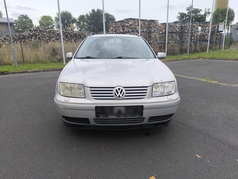 Silber Gebraucht 1999 VW Bora Limousine | 1.100 € (Superpreis) - Bild 1/4