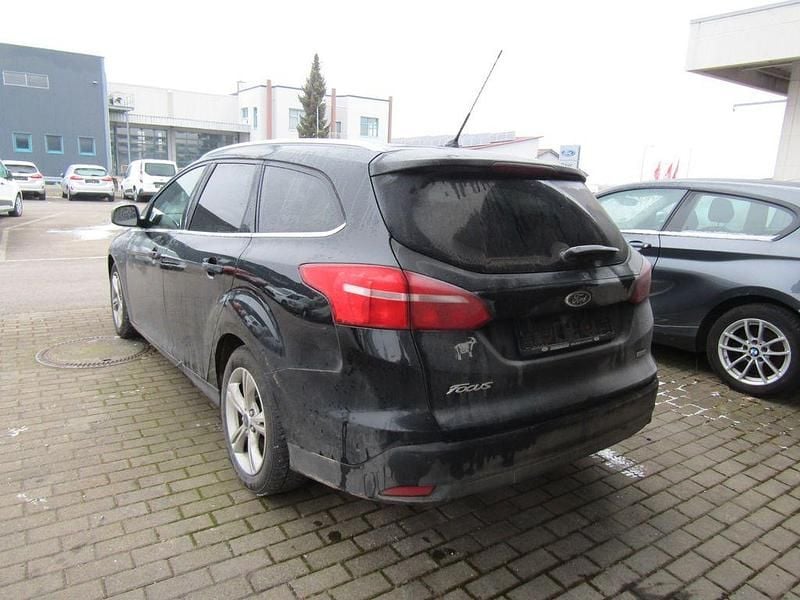 Gebraucht Ford Focus Titanium 125 PS (91 kW) 2015 Schwarz Limousine