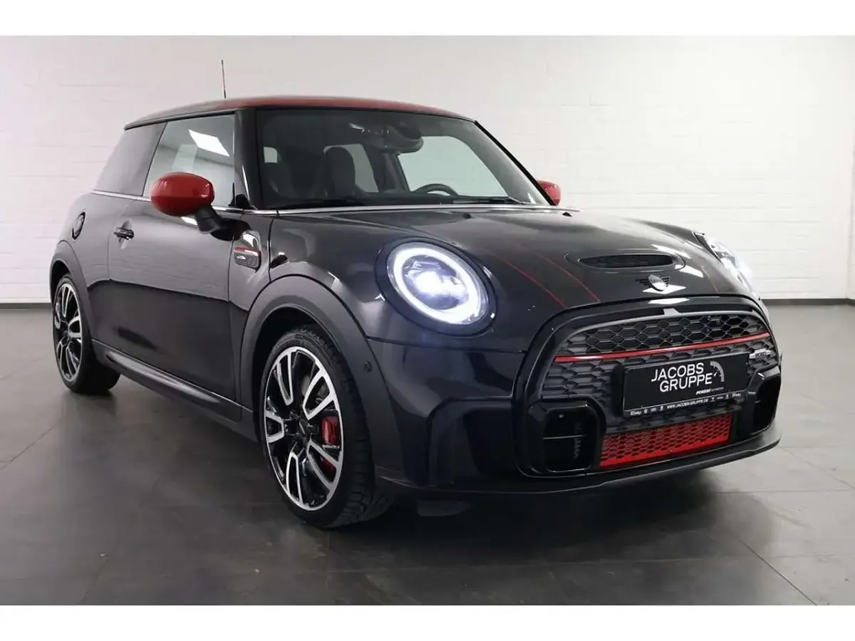 Gebraucht Mini John Cooper Works 231 PS (169 kW) 2024 Schwarz Kleinwagen