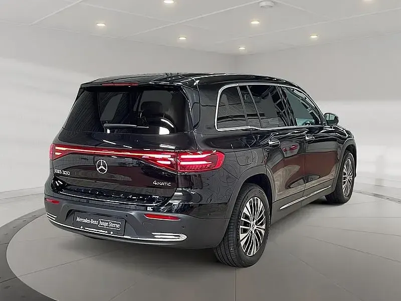 Gebraucht Mercedes EQB300 Progressive 167 kW (228 PS) 2025 Metalliclack kosmosschwarz SUV