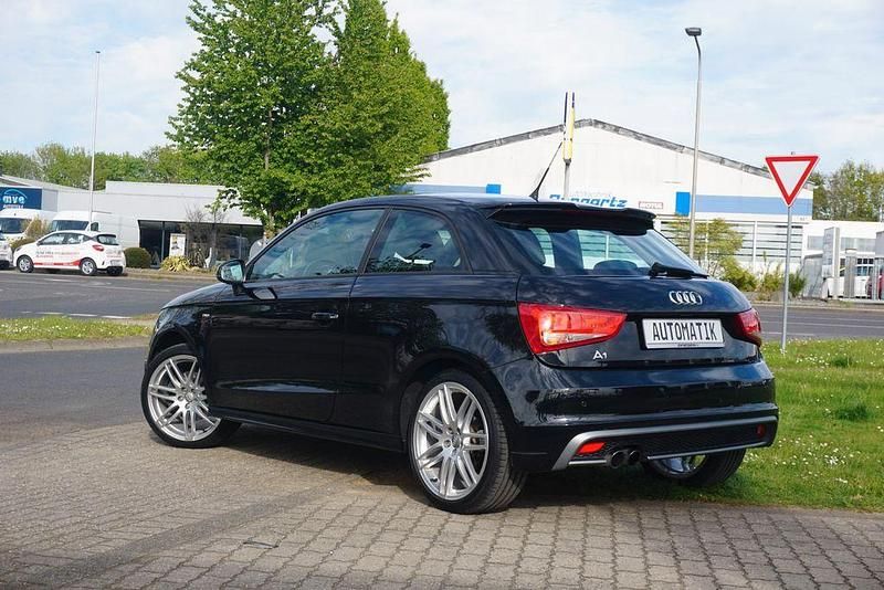 Second-hand Audi A1 Ambition 185 CP (136 kW) 2011 Negru Hatchback