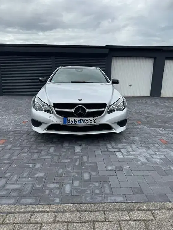Gebraucht Mercedes E250 211 PS (155 kW) 2013 Silber Coupé