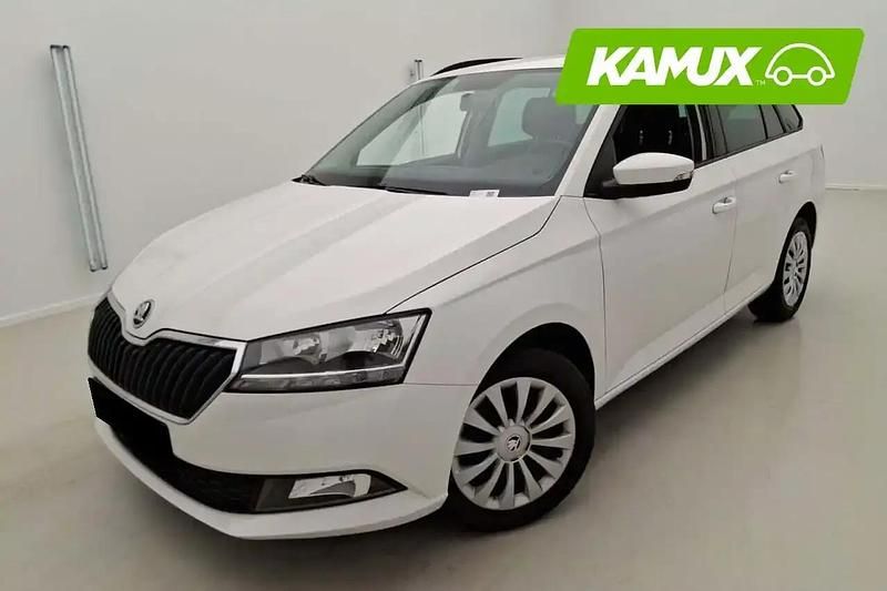 Weiß Gebraucht 2021 Skoda Fabia Kombi | 11.900 € (Guter Preis) - Bild 1/4
