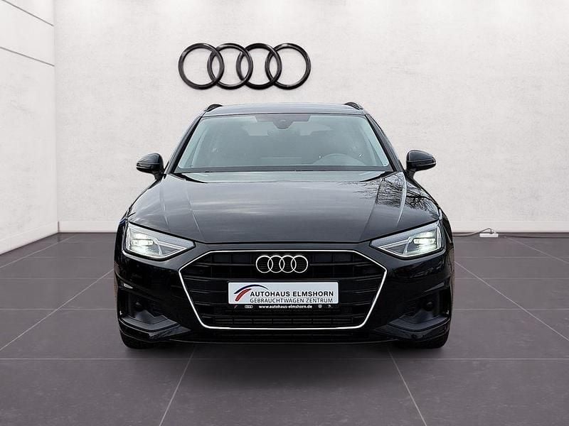 Używany Audi A4 150 KM (110 kW) 2023 Czarny Kombi