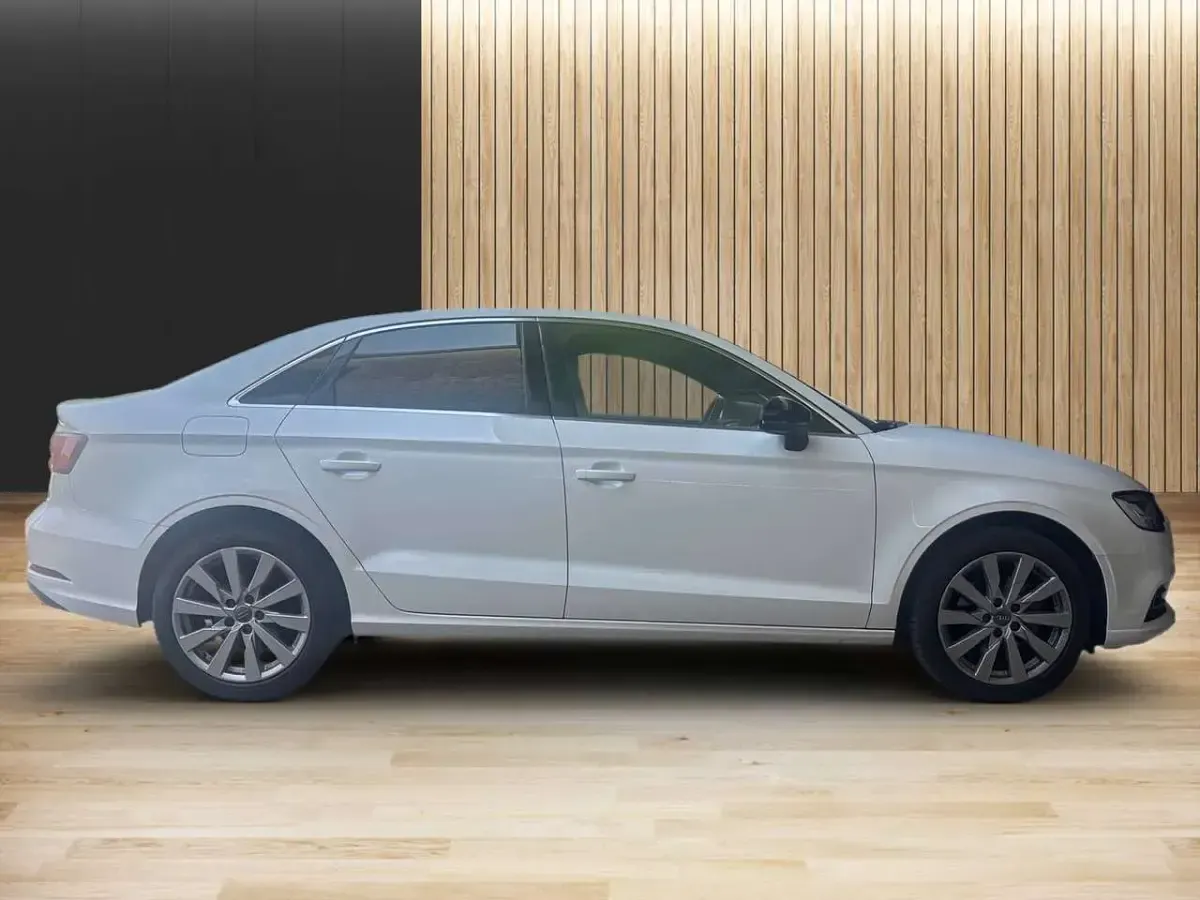 Gebraucht Audi A3 Design 116 PS (85 kW) 2019 Ibisweiß Limousine