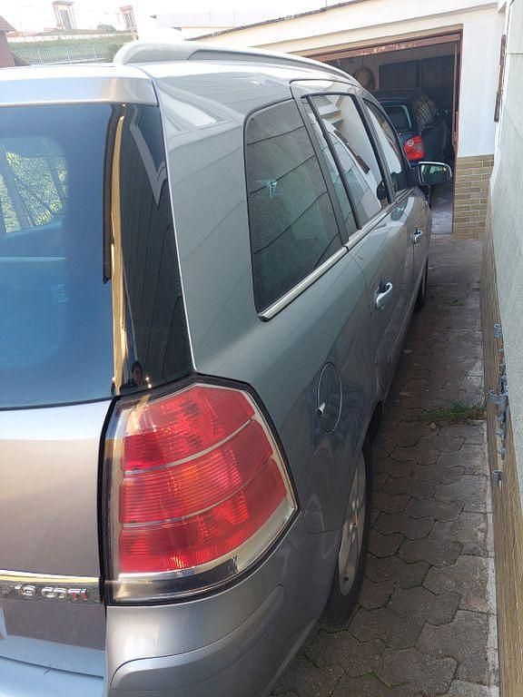 Gebraucht Opel Zafira Edition 150 PS (110 kW) 2005 Silber Van / Kleinbus