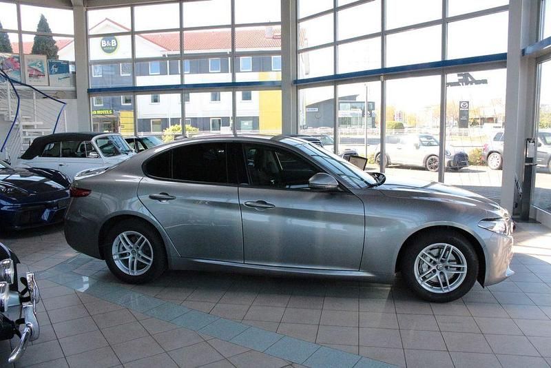 Gebraucht Alfa Romeo Giulia Business 200 PS (147 kW) 2020 Colore esterno metallic Limousine