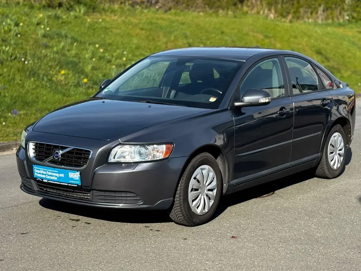 Gebraucht Volvo S40 Drive Kinetic 109 PS (80 kW) 2011 Grau Limousine