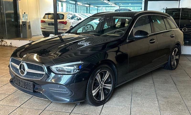 Schwarz Gebraucht 2022 Mercedes C220 Avantgarde Limousine | 21.950 € (Guter Preis) - Bild 1/4