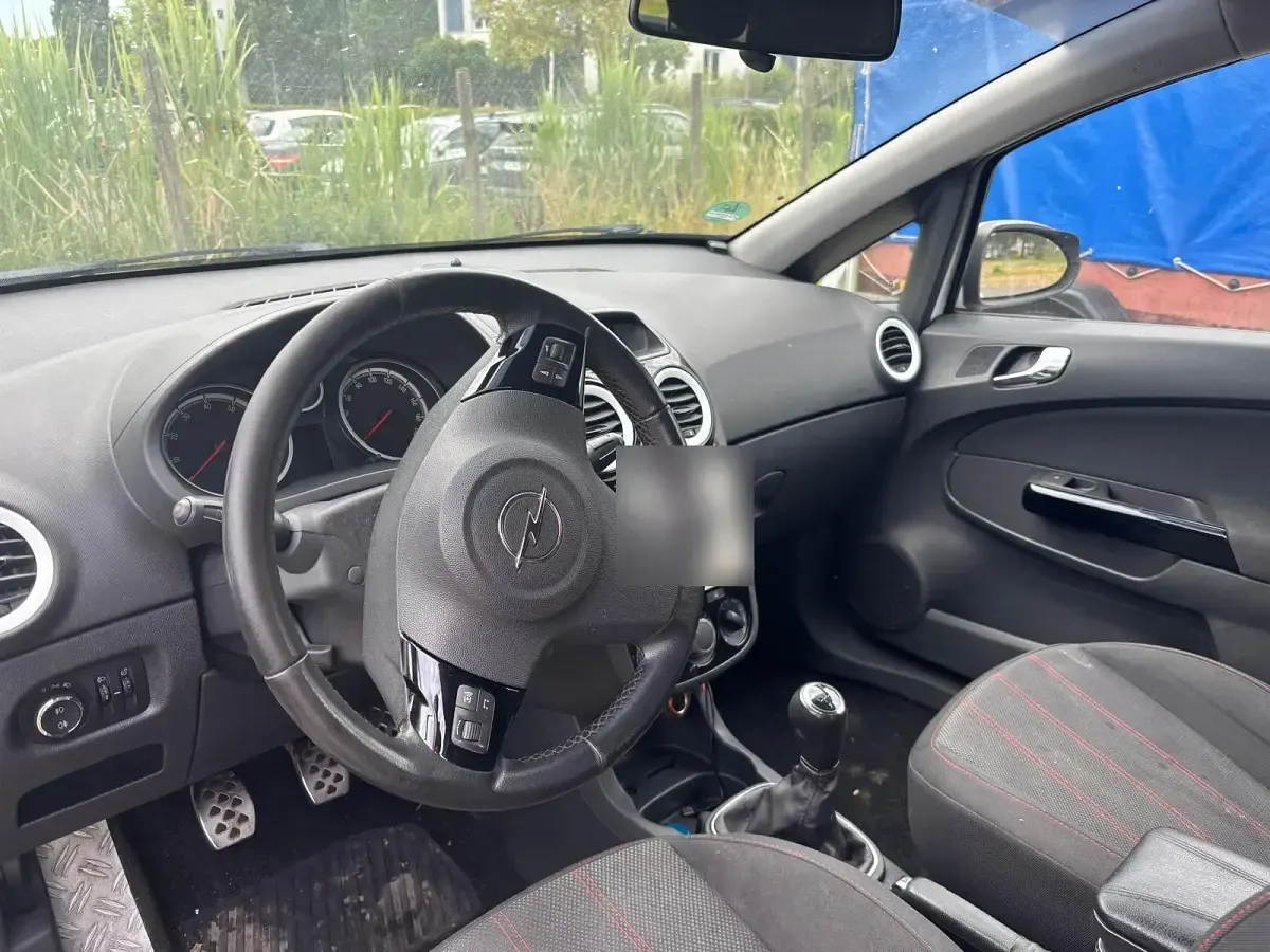 Gebraucht Opel Corsa Edition 101 PS (74 kW) 2010 Weiß Kleinwagen