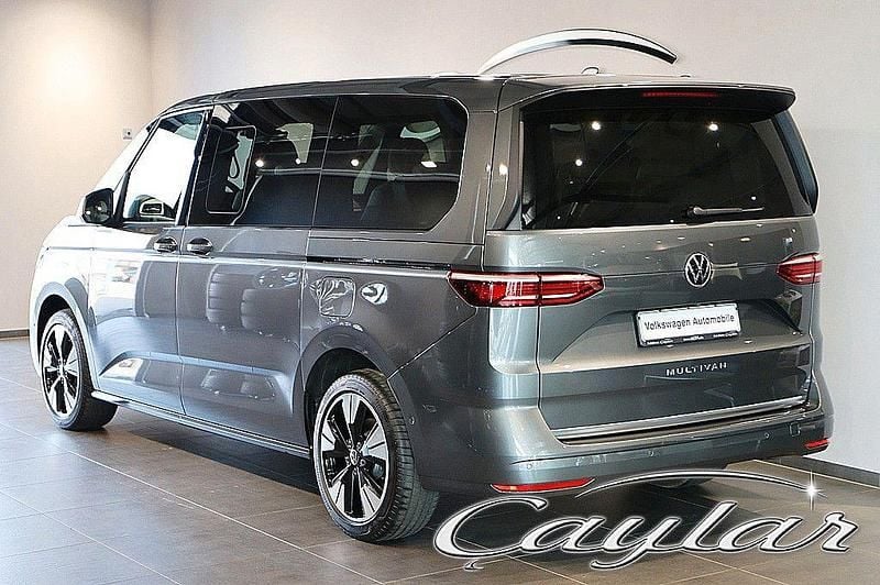 Second-hand VW Multivan 150 CP (110 kW) 2024 Gri Monovolum