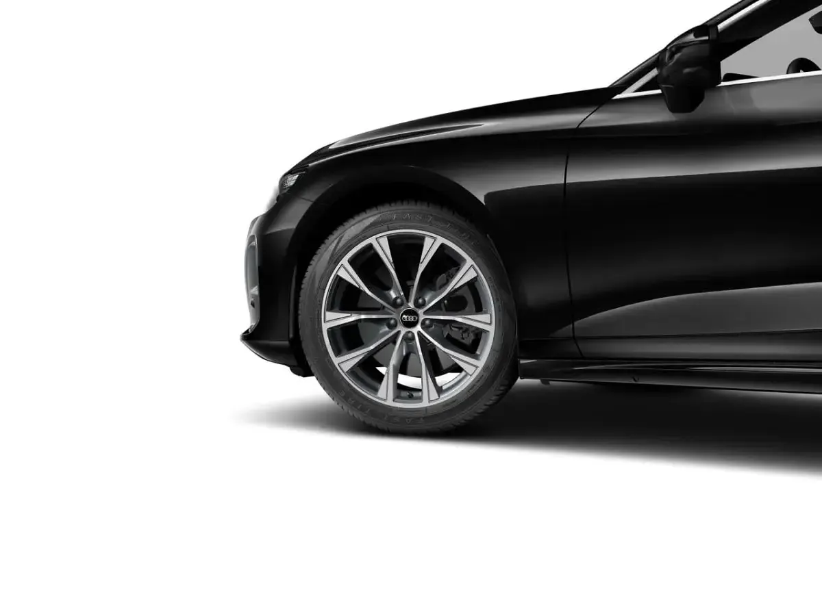 Gebraucht Audi A6 Advanced 204 PS (150 kW) 2025 Mythosschwarz metallic Kombi
