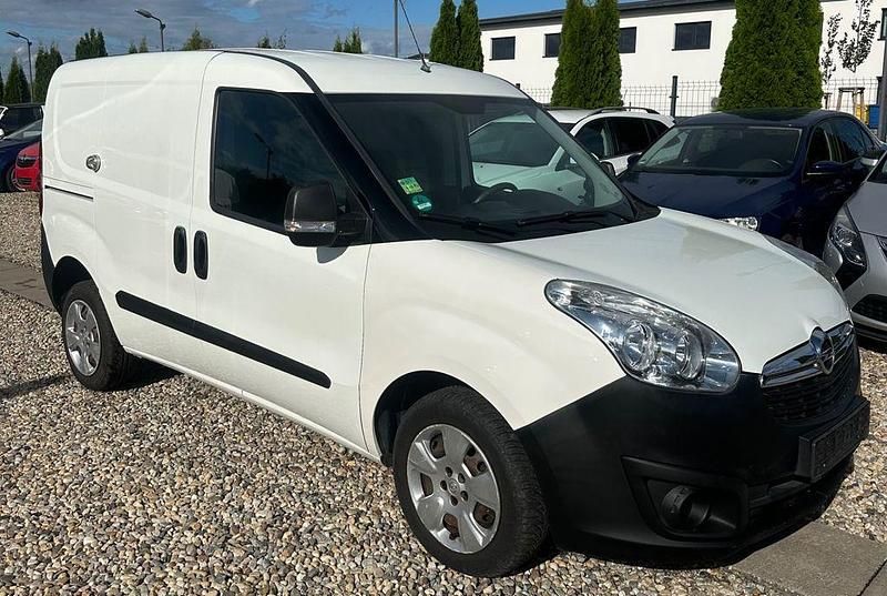 Gebraucht Opel Combo 90 PS (66 kW) 2016 Weiß Van / Kleinbus
