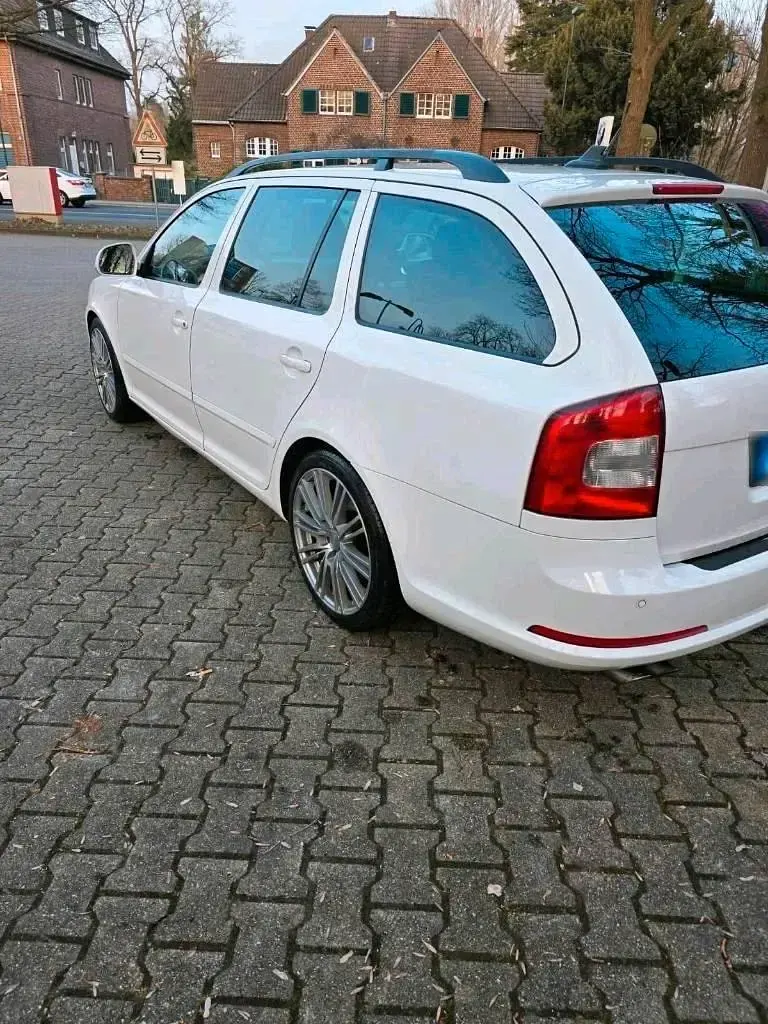 Gebraucht Skoda Octavia 200 PS (147 kW) 2010 Weiß Kombi