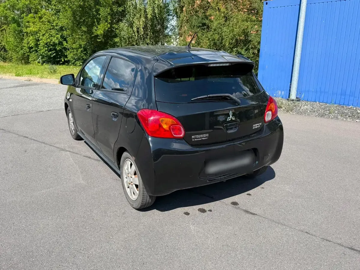 Gebraucht Mitsubishi Space Star 80 PS (58 kW) 2015 Schwarz Kleinwagen
