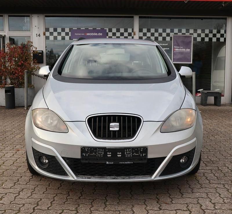 Gebraucht Seat Altea XL Reference 105 PS (77 kW) 2011 Silber Van / Kleinbus